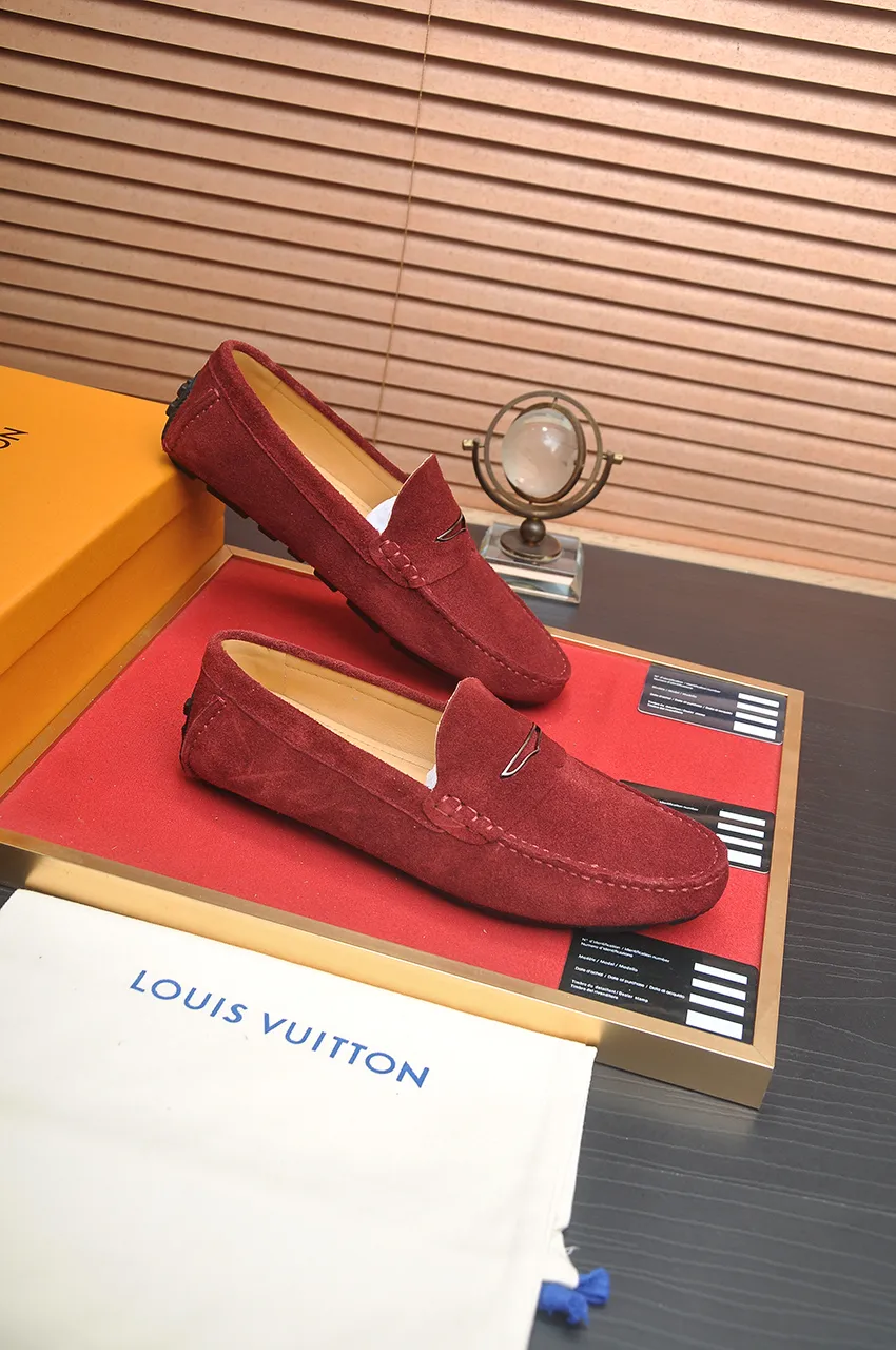 Men's men's shoes 💰420💶 [LV Doudou shoes] (water-dyed cowhide lining) new model is on the market, available on the official website. The new Doudou shoes are processed into single-color materials, and the uppers are made of imported horsehide leather. The body of the shoe is fully hemmed with mark thread, and is lined with imported original cowhide leather. The elegant shoe shape is super suitable for all-matching, and the size is 38-44.
